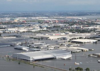 Flooding_of_Rojana_Industrial_Park_Ayutthaya_Thailand_October_2011