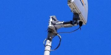 Alvarions_carrier-grade_Wi-Fi_base_station_with_Beamforming_technology_ALBENA