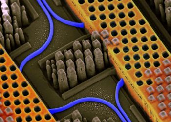 Photonic_chip_-IBM