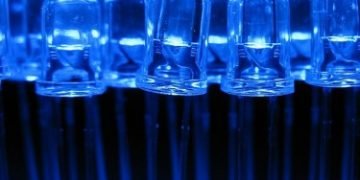 Blue_light_emitting_diodes_over_a_proto-board-375x5001