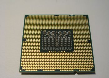 1280px-Intel_Core_i7-940_bottom