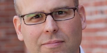 DANI_GOLAN_KAMINARIO