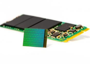3D_NAND_Die_with_M2_SSD