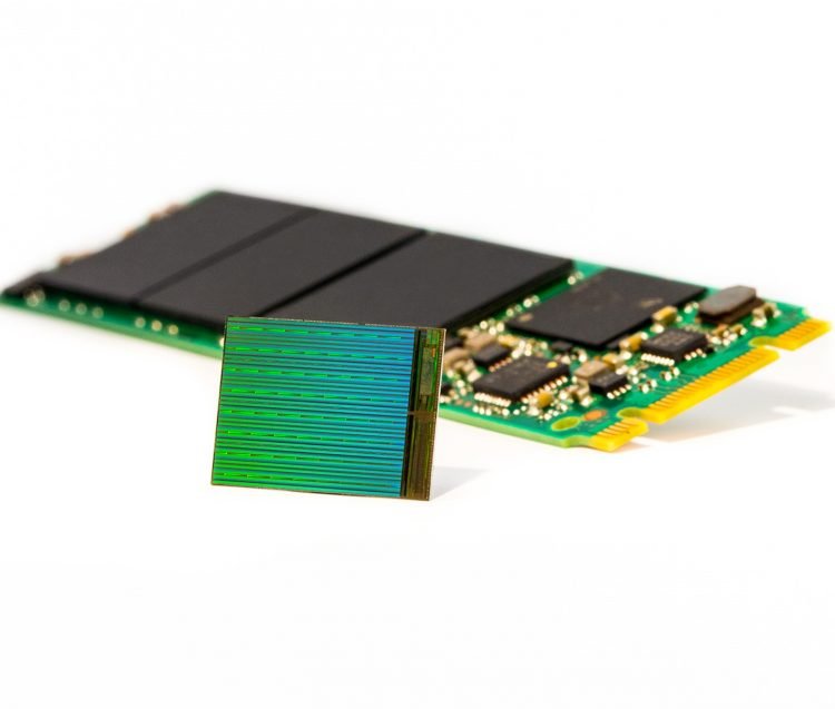 3D_NAND_Die_with_M2_SSD