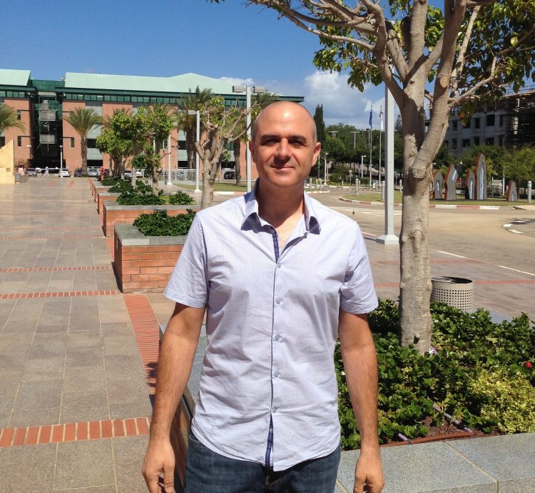 sharon_almozlino_intel