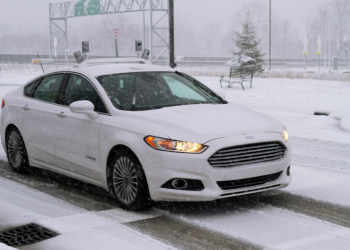 ford_autonomic_car_snow