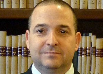 Shai-Blitzblau-26001