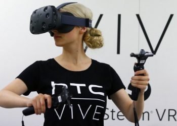 htc-vive-girl-21