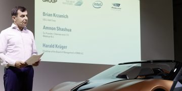 AMNON_SHASHUA_IN_MIBILEYE_BMW_AND_INTEL_PRES_CONFERENCE1