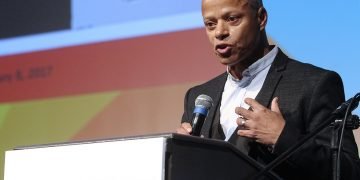 KERRIE HOLLEY innovex2017