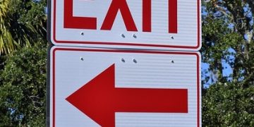 exit sign 1771787 640