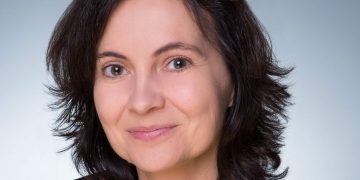 אנגלה ראוצר מנהלת קו המוצרים של מעבדי ARC בסינופסיס העולמית 1