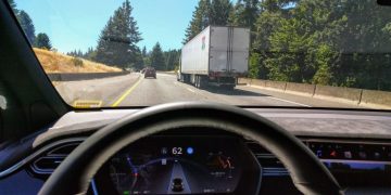Tesla Autopilot Engaged in Model X 768x5761