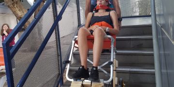 שימוש בכיסא שפותח עי צוות גלגלי עזר במדאתון צילום יעל בנגו 5.10.18 1