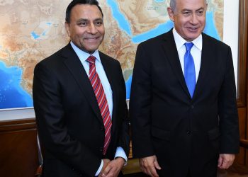 נתניהו בפגישה הבוקר עם דינש פאליוול מנכל הרמן העולמי