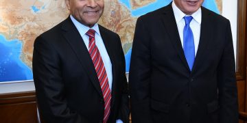 נתניהו בפגישה הבוקר עם דינש פאליוול מנכל הרמן העולמי