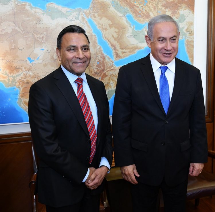 נתניהו בפגישה הבוקר עם דינש פאליוול מנכל הרמן העולמי