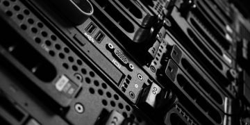 computers 2652997 640