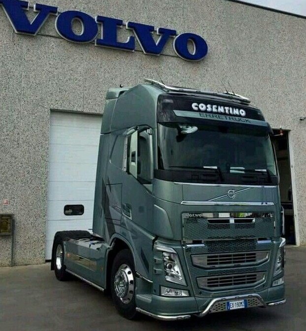 VOLVO TRUACK