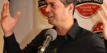 אופיר רונן, מנכ"ל קורטיקה, בכנס SILICON CLUB. צילום: שמואל אוסטר