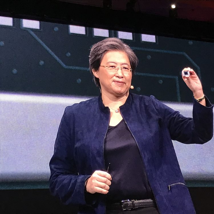 ליסה סו, מנכ"לית AMD, מציגה את השבבים החדשים בתערוכת CES 2020. צילום: אבי בליזובסקי