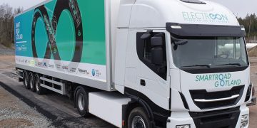 ניסוי הטענת משאית חשמלית תוך כדי נסיעה. צילום: חברת אלקטריאון.