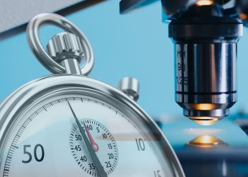 בדיקות מעבדה לקורונה. המחשה: Image by Gerd Altmann from Pixabay