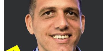 חמש עם מיקי בכר סגן נשיא בחב' סמסונג ומנכ"ל SIRC  – מרכז הפיתוח של  סמסונג בישראל – המשבר הוא גם הזדמנות לצמיחה, וחברות שיקדימו לזהות הזדמנויות בתחומן יהפכו למובילות