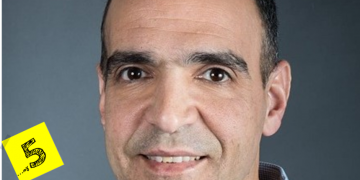 חמש עם  עופר אליקים, מנכ"ל DSP Group  – מנכ"ל שלא חושב כיצד יתאים את עצמו לעולם החדש שנוצר לנגד עיננו, מסכן את העסק שלו