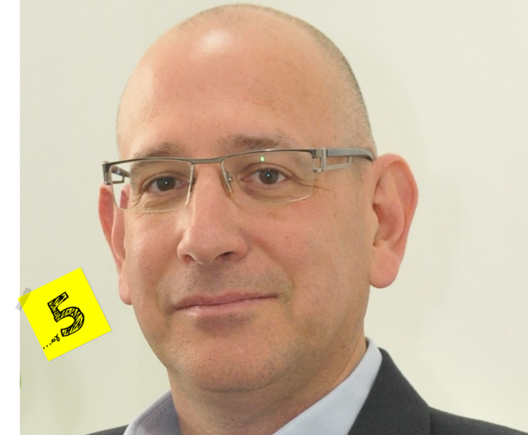 חמש עם אורי תדמור, נשיא KLA ישראל – לא רק שאנחנו לא מפטרים עובדים, אנחנו מגייסים! לתעשייה הישראלית זו הזדמנות להיכנס לאוטומציה.