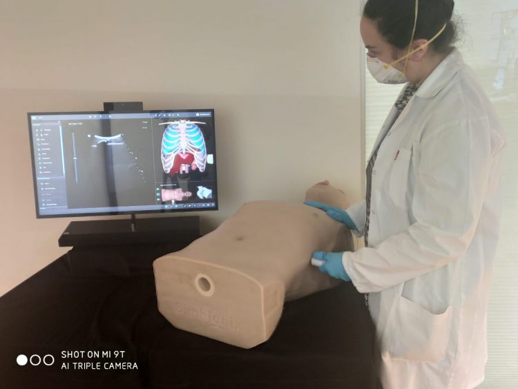 סימולטור לאיתור סימני קורונה בריאות. צילום יחצ, סמביוניקס 3D Systems