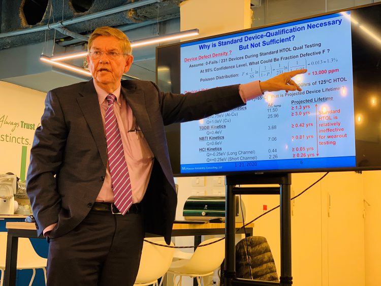 ד"ר ג'ו מקפירסון, גורו לתחום האמינות שעבד 30 שנה בטקסס אינסטרומנטס וכיום, בין היתר, מייעץ לחברת הסטרטאפ הישראלית proteanTecs. צילום יחצ