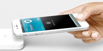 תשלומים ללא מגע באייפון. צילום יחצ אפל