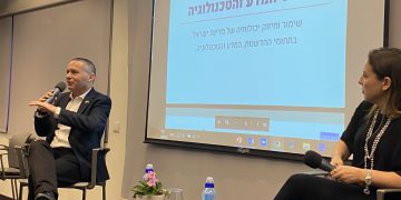 שר המדע והטכנולוגיה הנכנס במפגש הסיליקון קלאב: אנחנו שוקלים ברצינות כניסה להשקעות בתעשיית חלל אזרחית