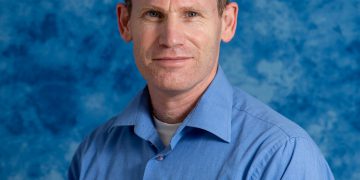 פרופ' הדר שטיינברג, מרכז הננו באוניברסיטה העברית. צילום: יואב דודקביץ'