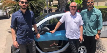 מנכ"ל Cybellum סלבה ברונפמן, מנהל מעבדת החדשנות של רנו-ניסאן-מיצובישי בת"א אטייין ברבייה, ואלדד רזיאל' ראש תחום סייבר במעבדות רנו-ניסאן-מיצובישי. צילום יחצ