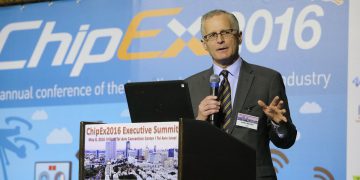 נשיא ומנכ"ל SIA ג'ון נויפר בערב הבכירים של כנס ChipEx2016. צילום: ניב קנטור