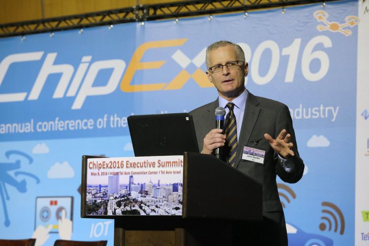 נשיא ומנכ"ל SIA ג'ון נויפר בערב הבכירים של כנס ChipEx2016. צילום: ניב קנטור