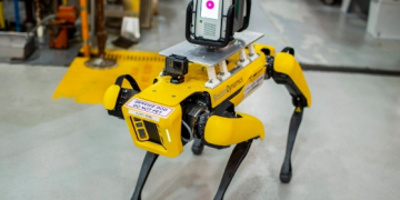 רובוטים שימפו את סביבת העבודה. צילום יחצ פורד