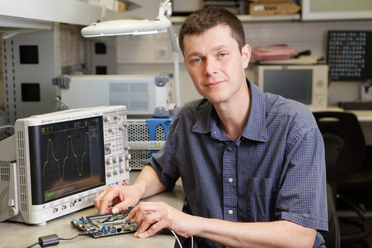 פרופ' אלכס פיש, אוניברסיטת בר-אילן. צילום באדיבותו