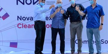 אירוע הנחת אבן הפינה. מימין לשמאל - מיכה ברונשטיין, איתן אופנהיים, גבי שרון סמנכ"ל התפעול בנובה, יואב רוסו. צילום: נובה/ יח"צ