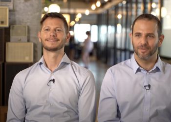 מייסדי אורורה לאבס. מימין-אורי לדרמן (סמנכל תפעול) זוהר פוקס (מנכ"ל). צילום זאב ארזי