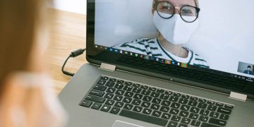 להסתכל בלבן של העיניים… כיצד לצלוח משבר באמצעות תקשורת ארגונית יעילה