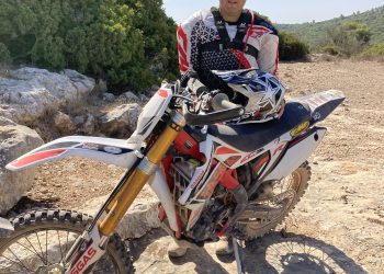 שבבי פנאי: לרכב בעמידה בין סלעים ומכשולים