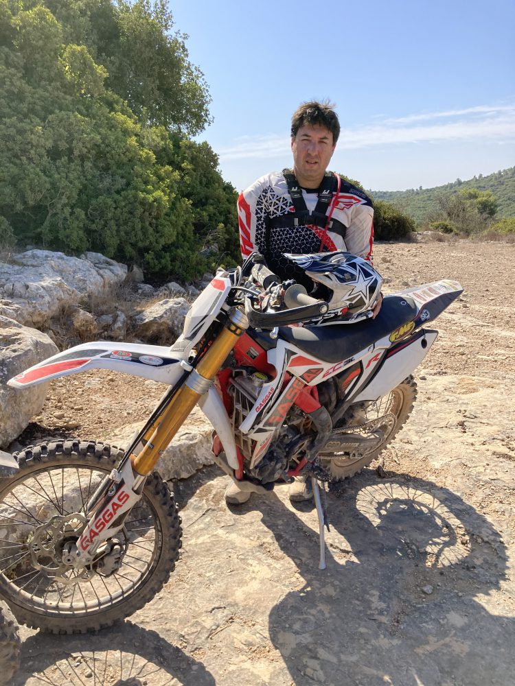 שבבי פנאי: לרכב בעמידה בין סלעים ומכשולים