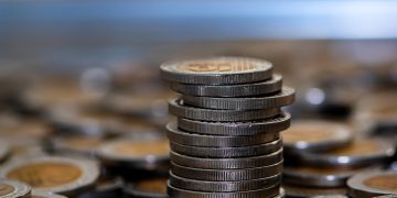 כסף. Image by Ri Butov from Pixabay