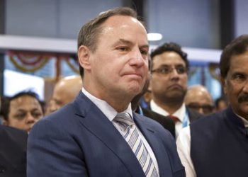 רגעי ההכרעה של מנכ"ל אינטל קרבים והולכים