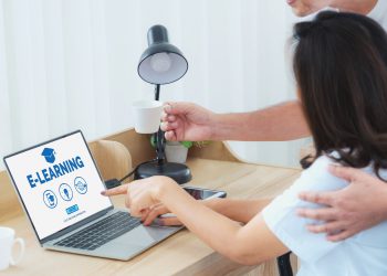 עבודה ולימודים מרחוק בתקופת הקורונה. המחשה: depositphotos.com