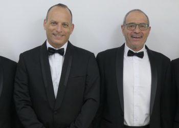 מימין לשמאל: רון יוגב, פרופ' מאיר פדר, ד"ר צבי רזניק, גיא דורמן. קרדיט: אוניברסיטת תל אביב