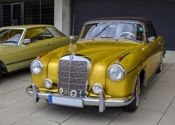 מכונית וינטג' של מרצדס בנץ. המחשה: depositphotos.com